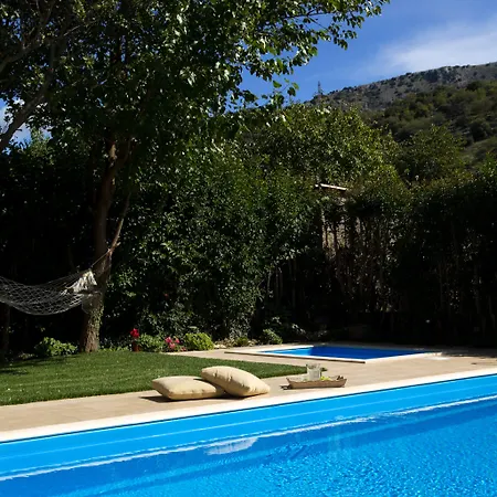 Apartmán Exanthia Villas *