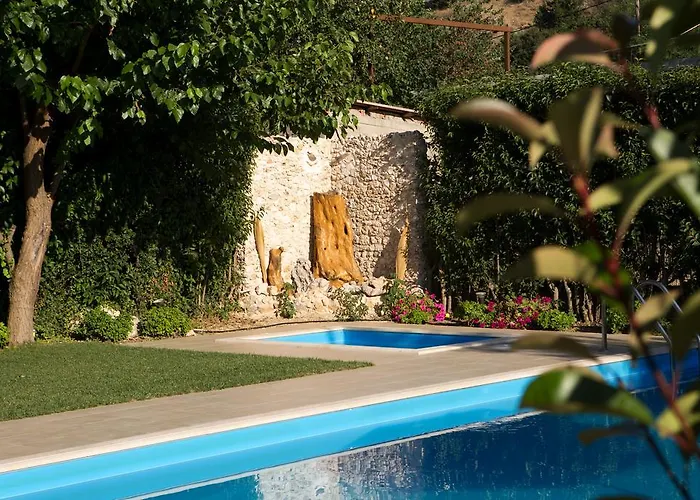 Exanthia Villas *