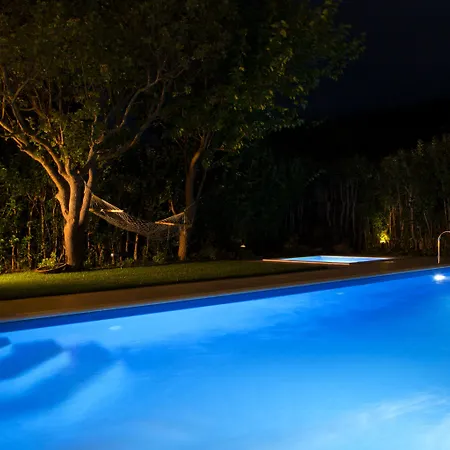 Exanthia Villas *